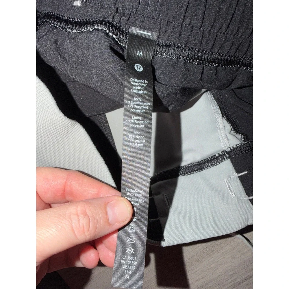Lululemon ABC Jogger Mens Medium Light Grey Tapered Stretch Pants LM5A85S CR5